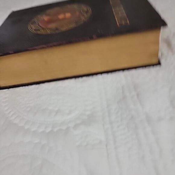 The Holy Bible: 1953 Catholic Action Edition, Good Will Color Illustrations - Picture 5 of 11